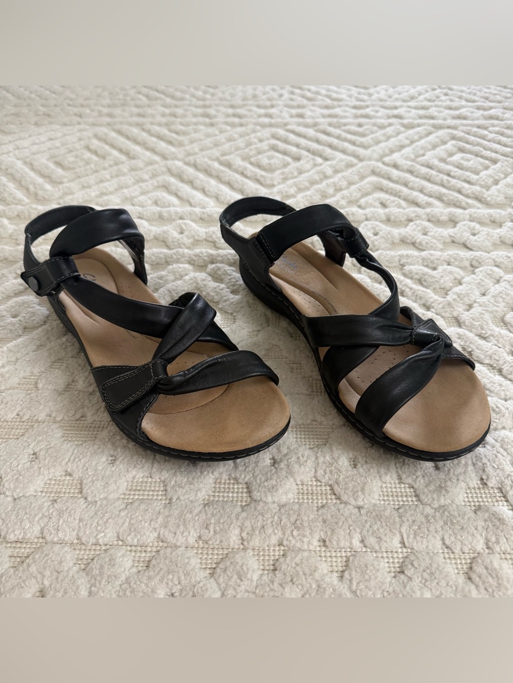 Clarks Collection Black Leather Comfort Sandals Size 11 Wide Casual Minimalist